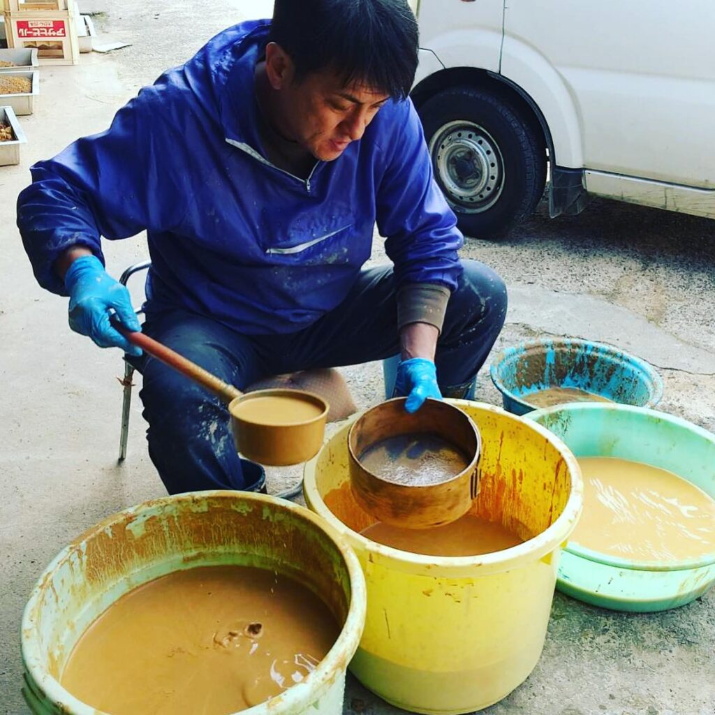 自然の材料を使う高取焼 鬼丸雪山窯