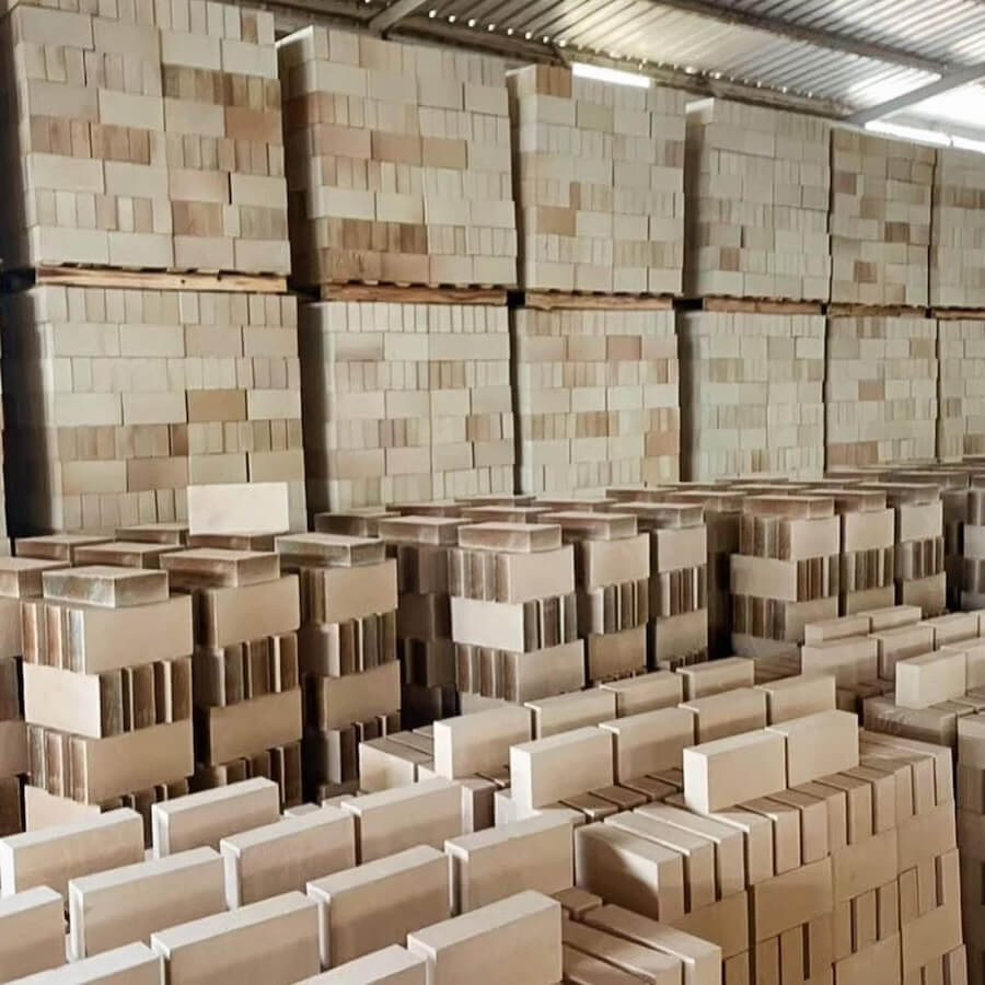 フーラン村で高温で焼ける窯作りに着手