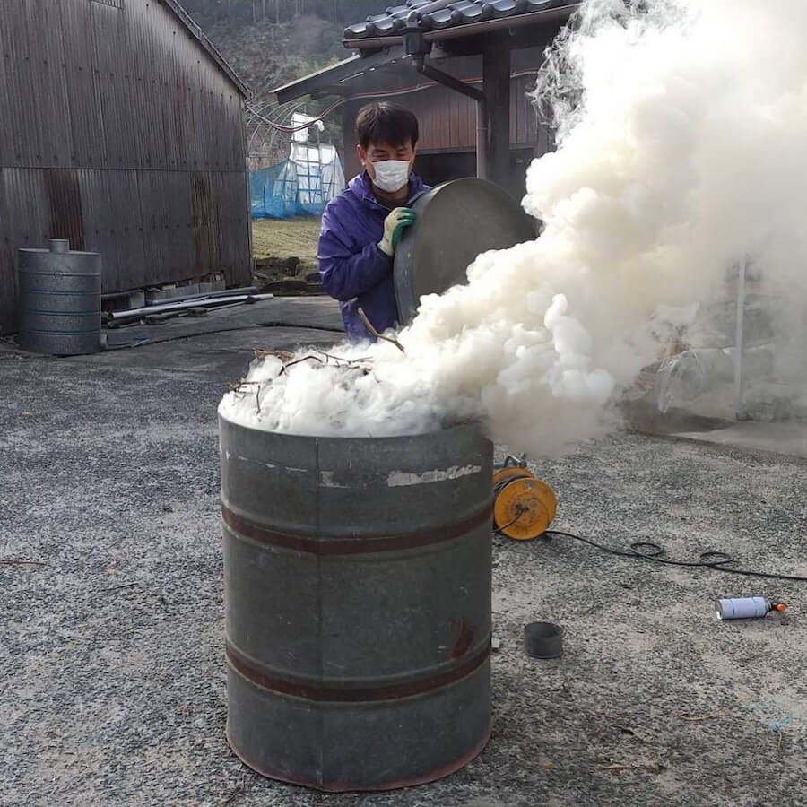 日本で一足早く釉薬実験